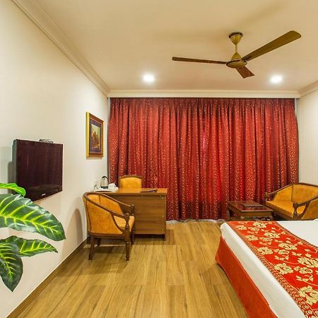 The Grand Regency Hotel Rajkot Buitenkant foto