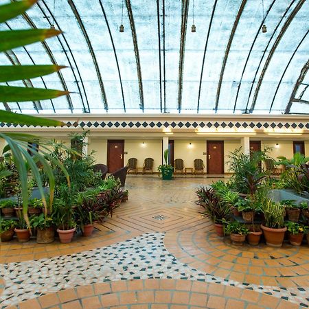The Grand Regency Hotel Rajkot Buitenkant foto