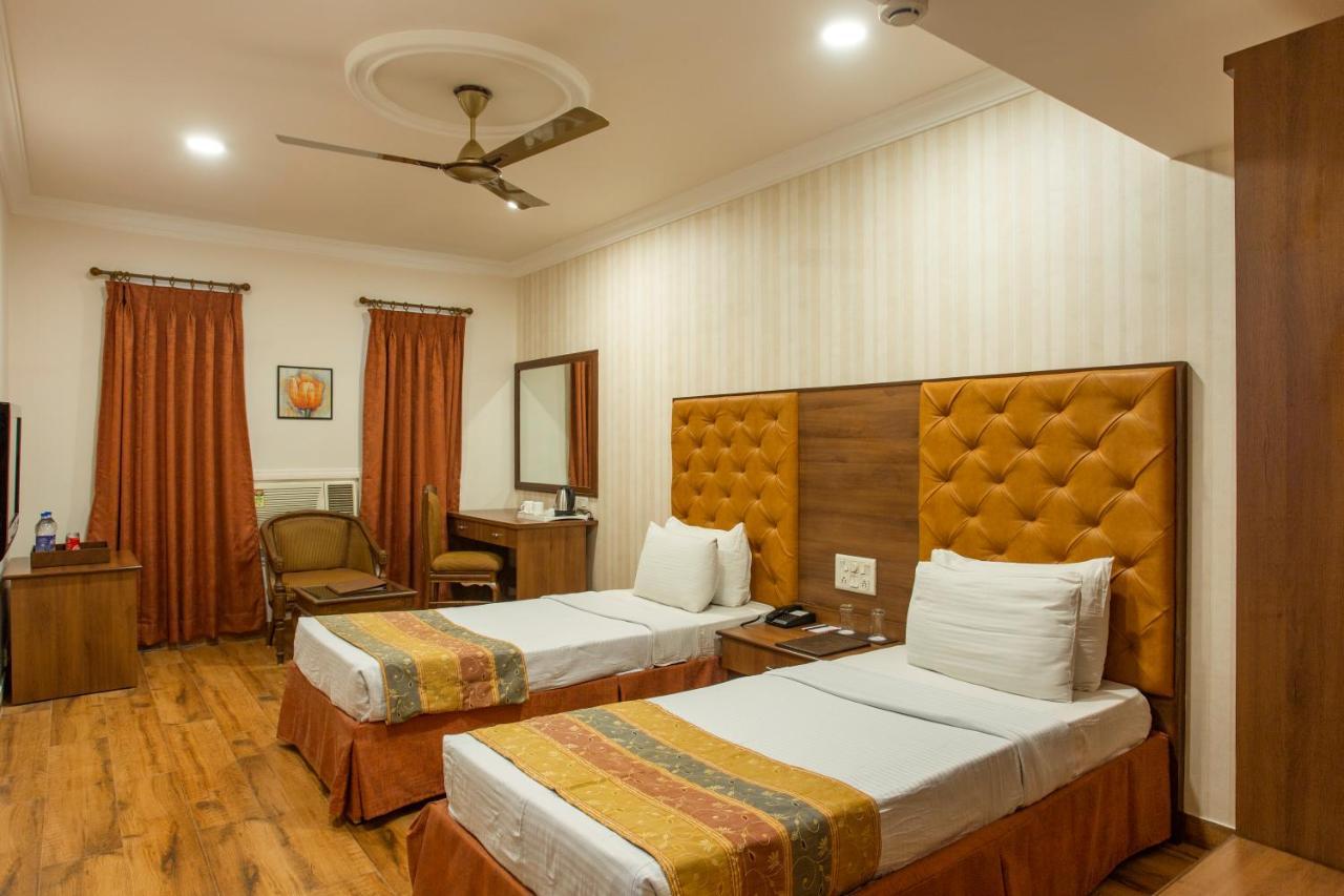 The Grand Regency Hotel Rajkot Buitenkant foto