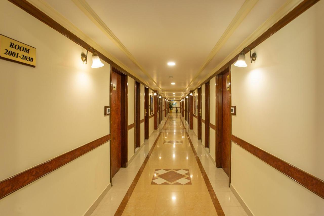 The Grand Regency Hotel Rajkot Buitenkant foto