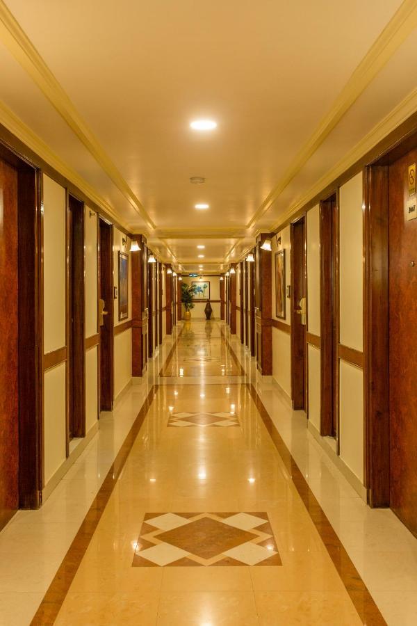 The Grand Regency Hotel Rajkot Buitenkant foto