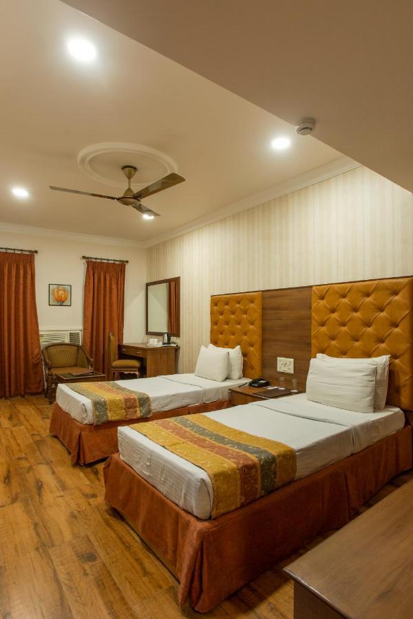 The Grand Regency Hotel Rajkot Buitenkant foto
