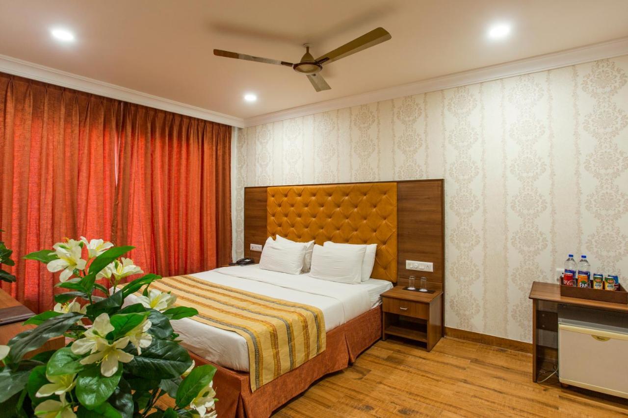 The Grand Regency Hotel Rajkot Buitenkant foto