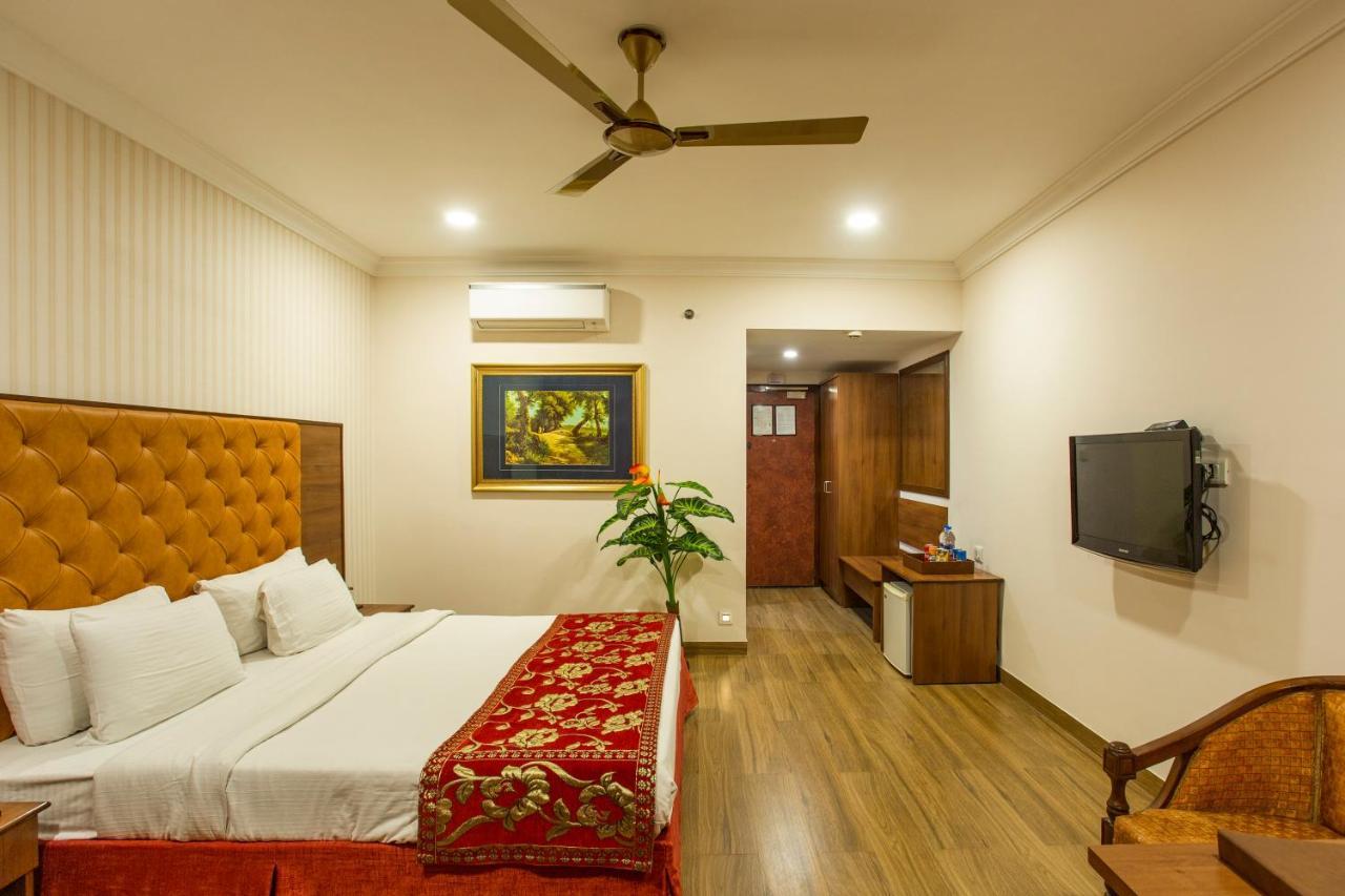 The Grand Regency Hotel Rajkot Buitenkant foto