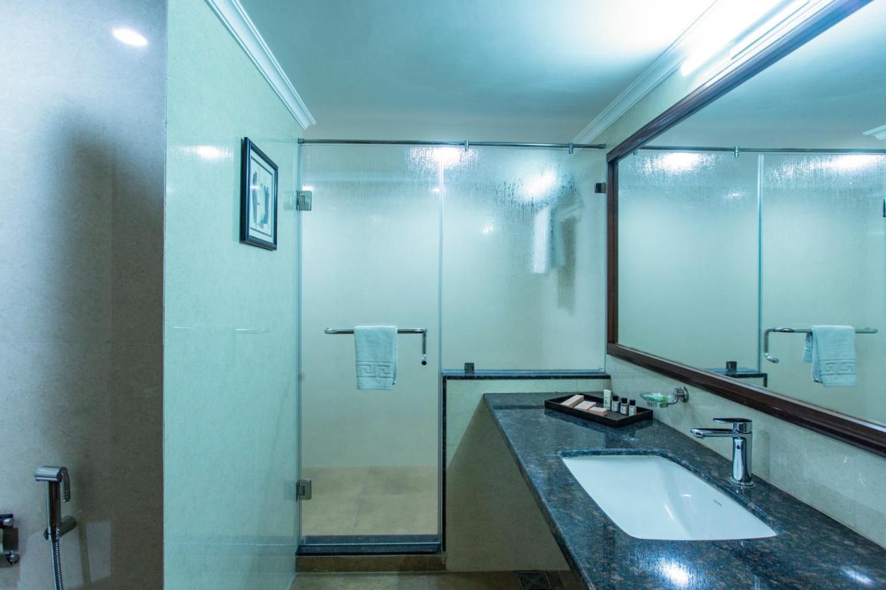 The Grand Regency Hotel Rajkot Buitenkant foto