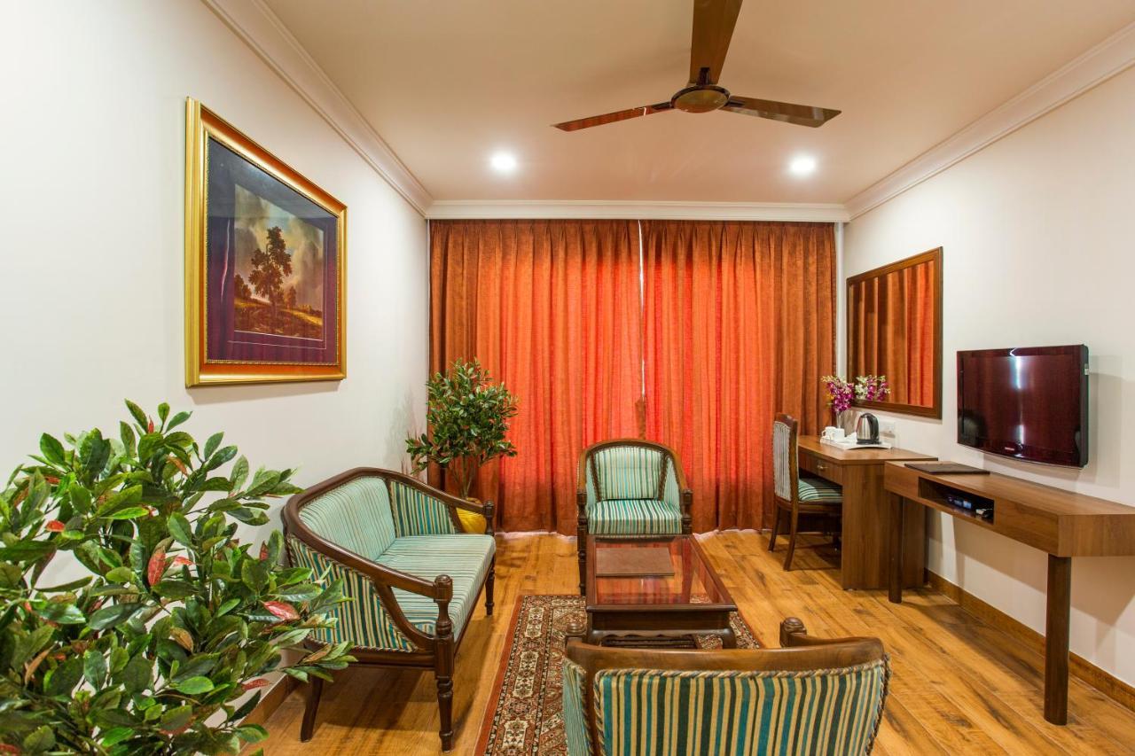 The Grand Regency Hotel Rajkot Buitenkant foto