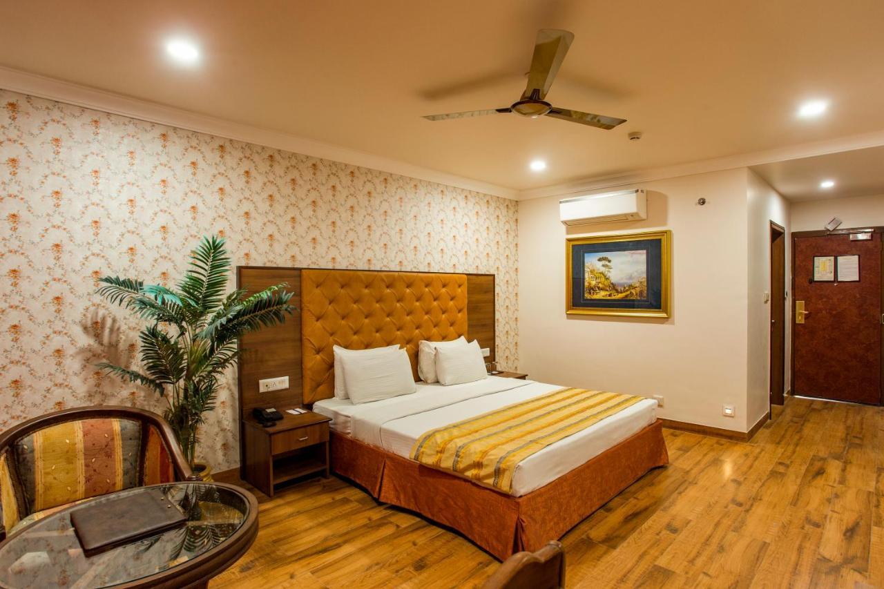 The Grand Regency Hotel Rajkot Buitenkant foto