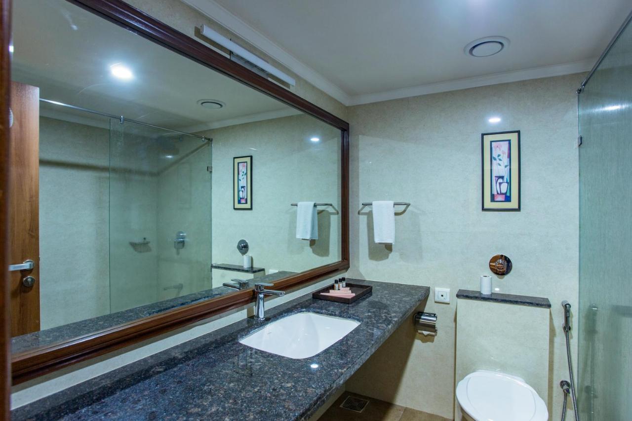 The Grand Regency Hotel Rajkot Buitenkant foto