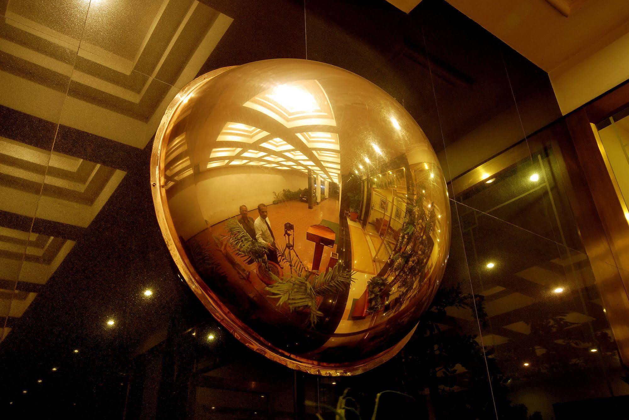 The Grand Regency Hotel Rajkot Buitenkant foto