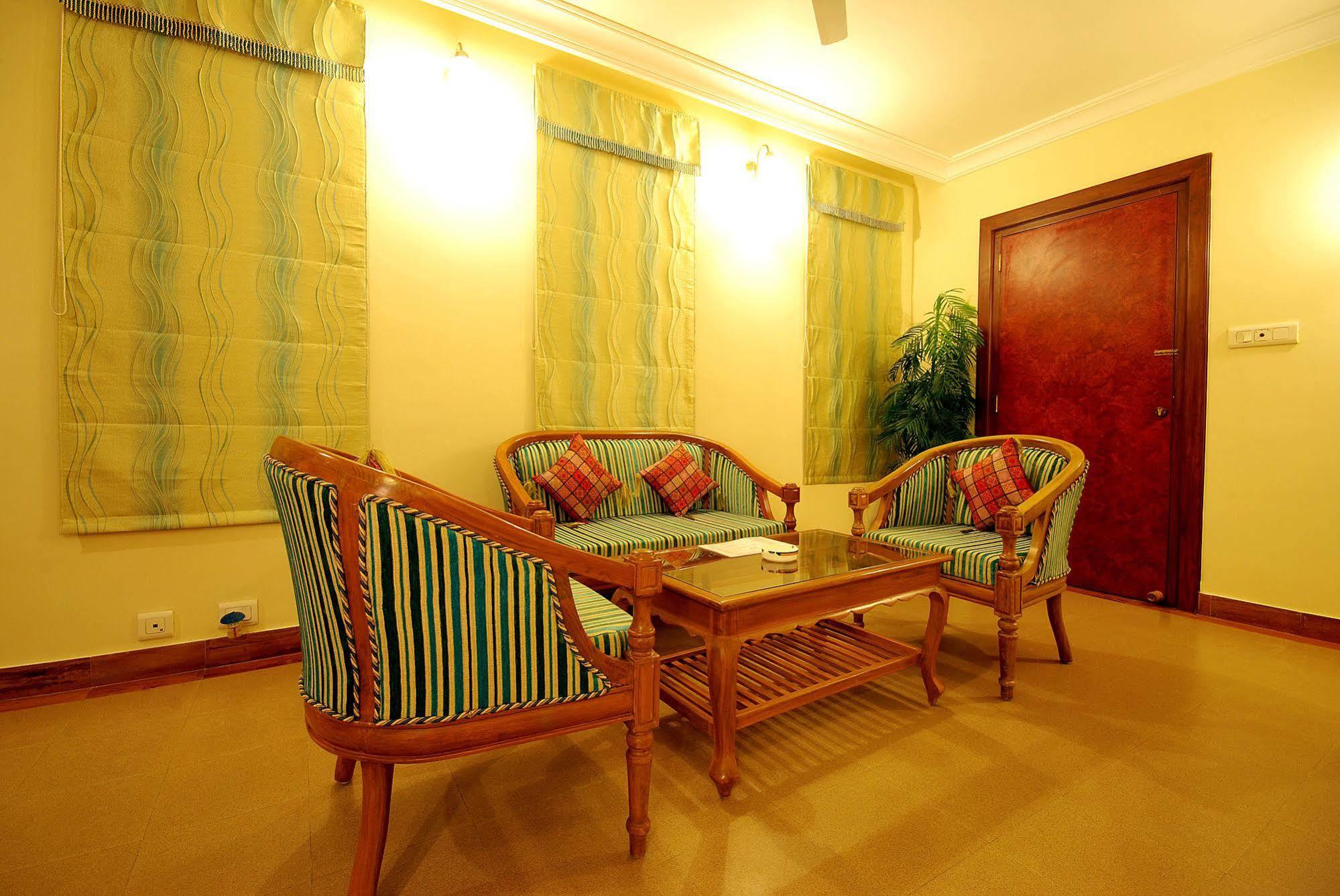 The Grand Regency Hotel Rajkot Buitenkant foto