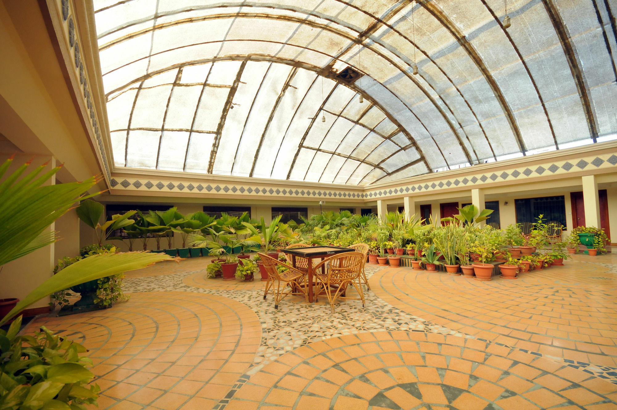 The Grand Regency Hotel Rajkot Buitenkant foto